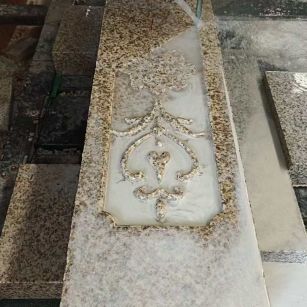 哈密 黄金麻花岗岩异形加工雕刻栏杆大柱