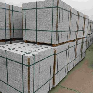 哈密 白麻花岗岩石材荔枝面地铺石（300*600*50）