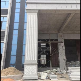 哈密 芝麻白光面花岗岩门楼大柱（罗马柱）配雕花底座