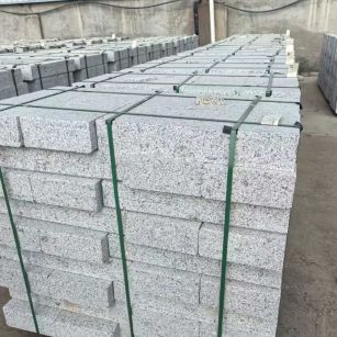 哈密 白麻花岗岩路沿石，弧形路沿石，道牙石，马路牙子，界石，路缘石，平沿石，直岩石，平缘石等