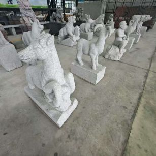 哈密 芝麻白花岗岩造型立体雕刻——十二生肖