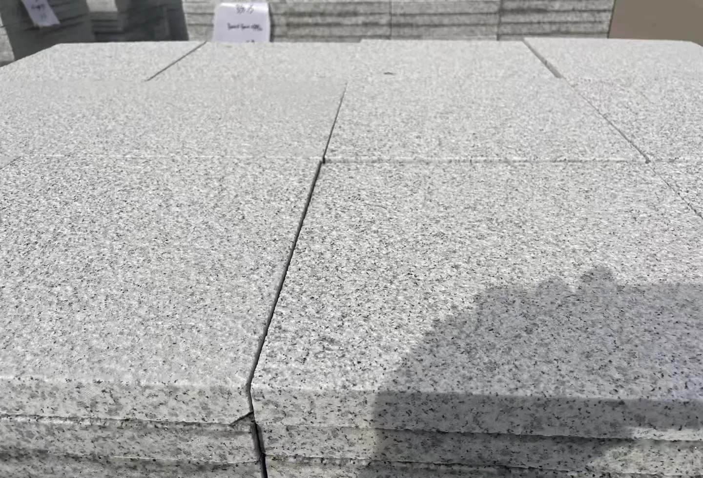 哈密 白麻花岗岩石材推荐 荔枝面地铺石