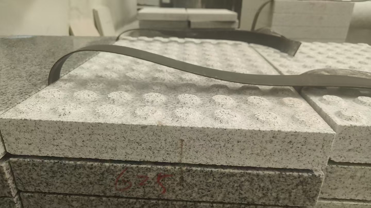 哈密 芝麻白花岗岩6.0公分荔枝面五轴加工雕刻盲点