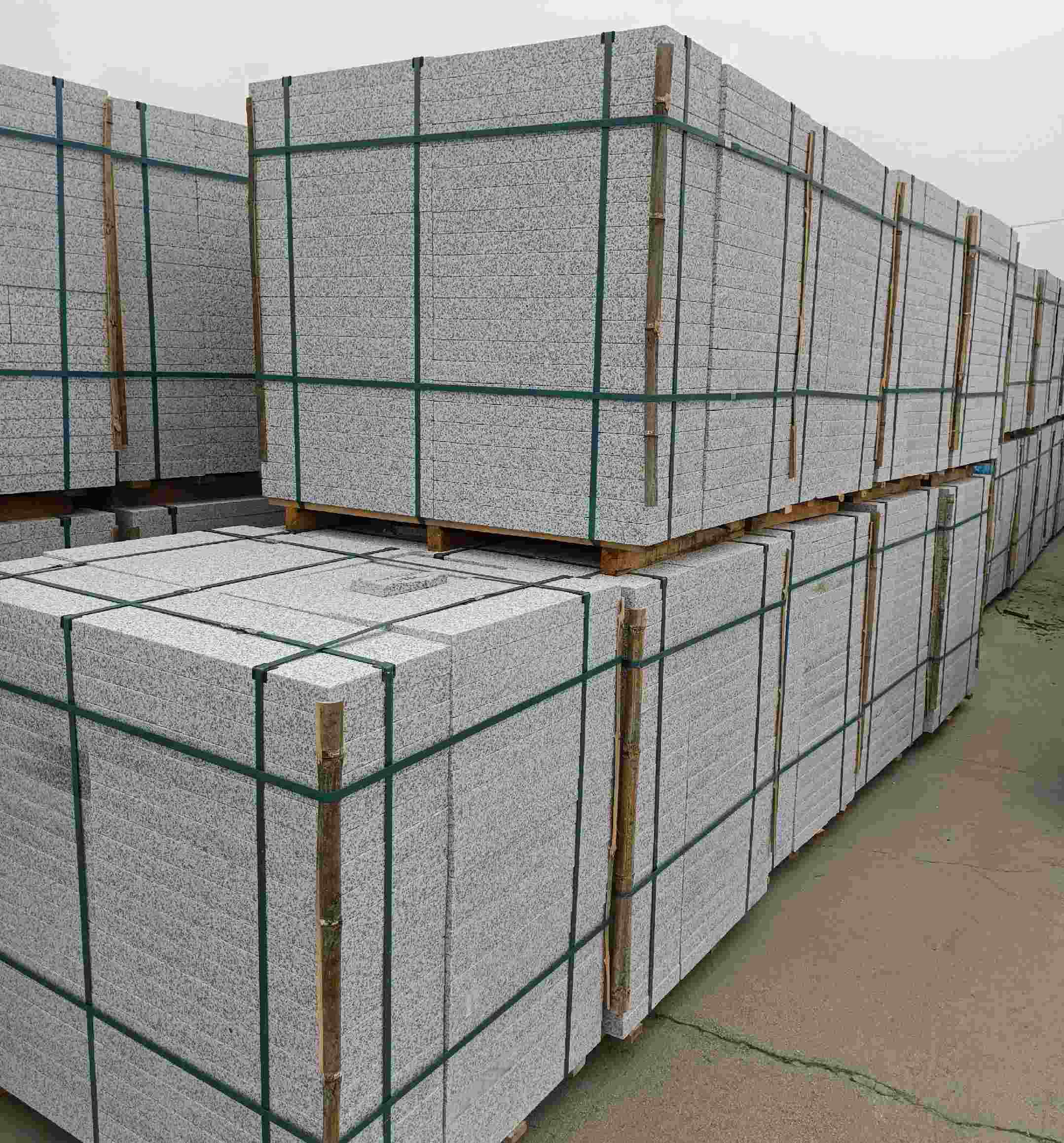 哈密 白麻花岗岩石材荔枝面地铺石（300*600*50）