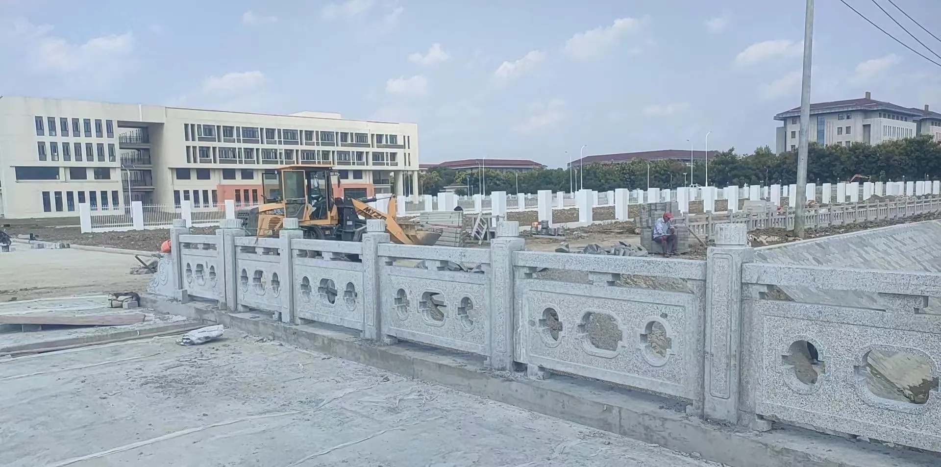 哈密 白麻花岗岩荔枝面河道栏杆