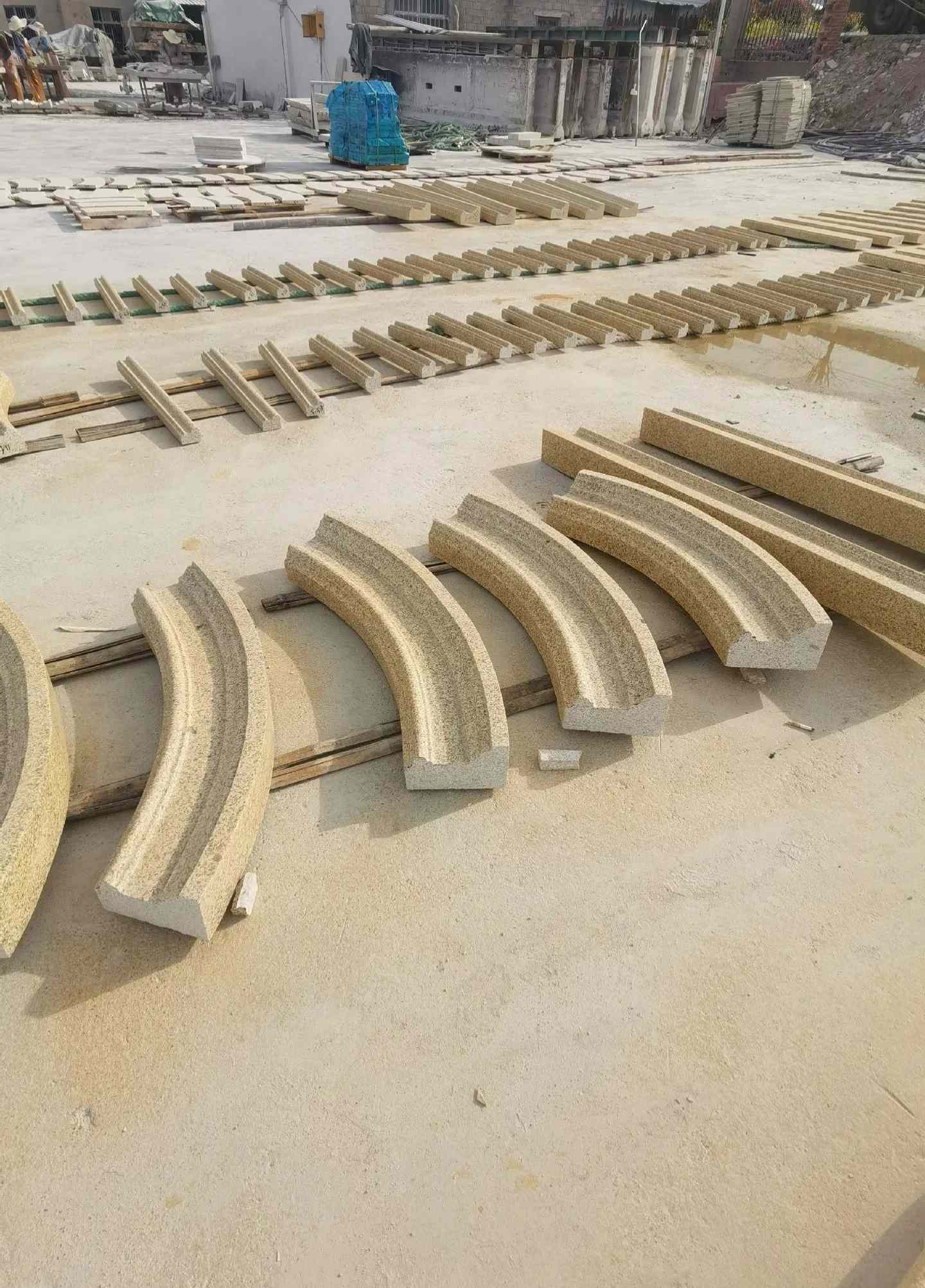 哈密 黄金麻花岗岩别墅线条