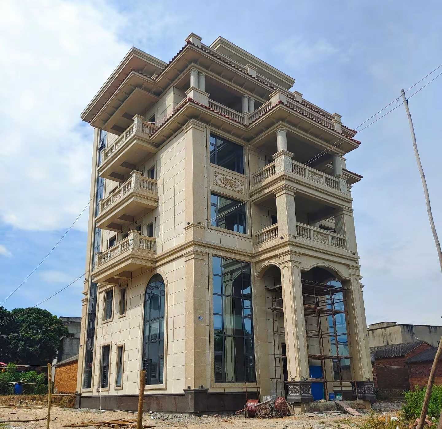 哈密 黄金麻花岗岩石材别墅外墙干挂搭配（雕花栏杆花瓶柱门楼罗马柱）