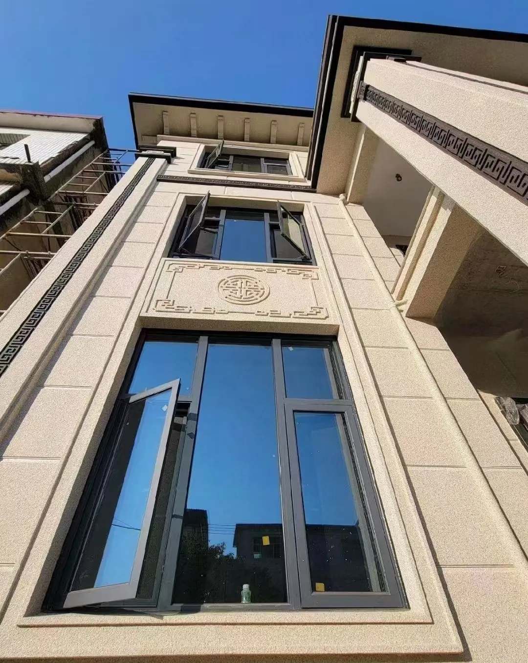 哈密 黄金麻荔枝面别墅外墙干挂效果展示