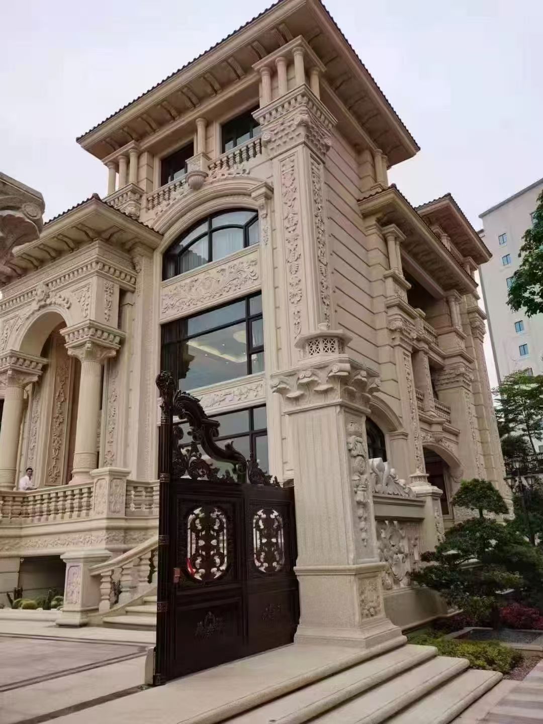 哈密 黄金麻花岗岩别墅外墙干挂效果展示