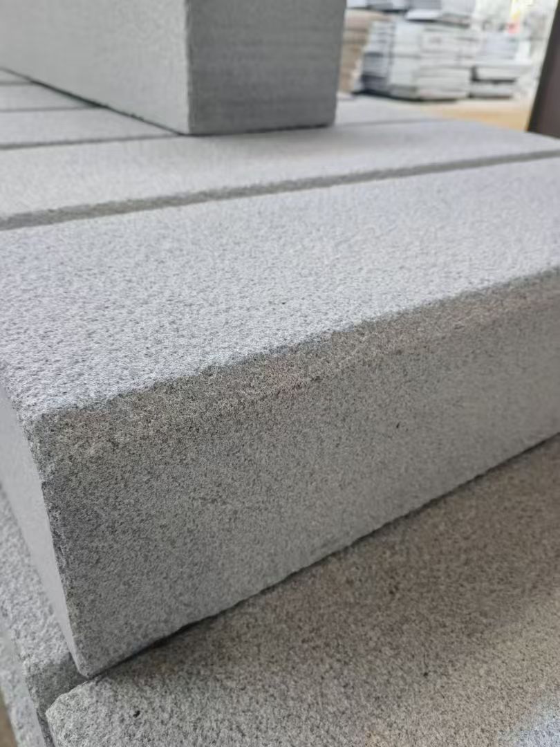 哈密 芝麻灰荔枝面路沿石