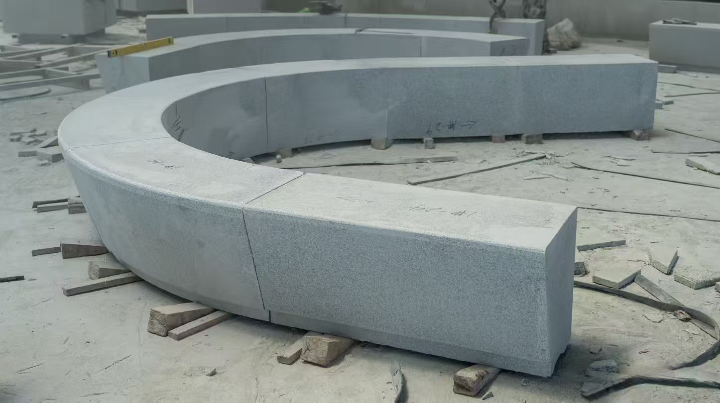哈密 芝麻白花岗岩光面弧形坐凳