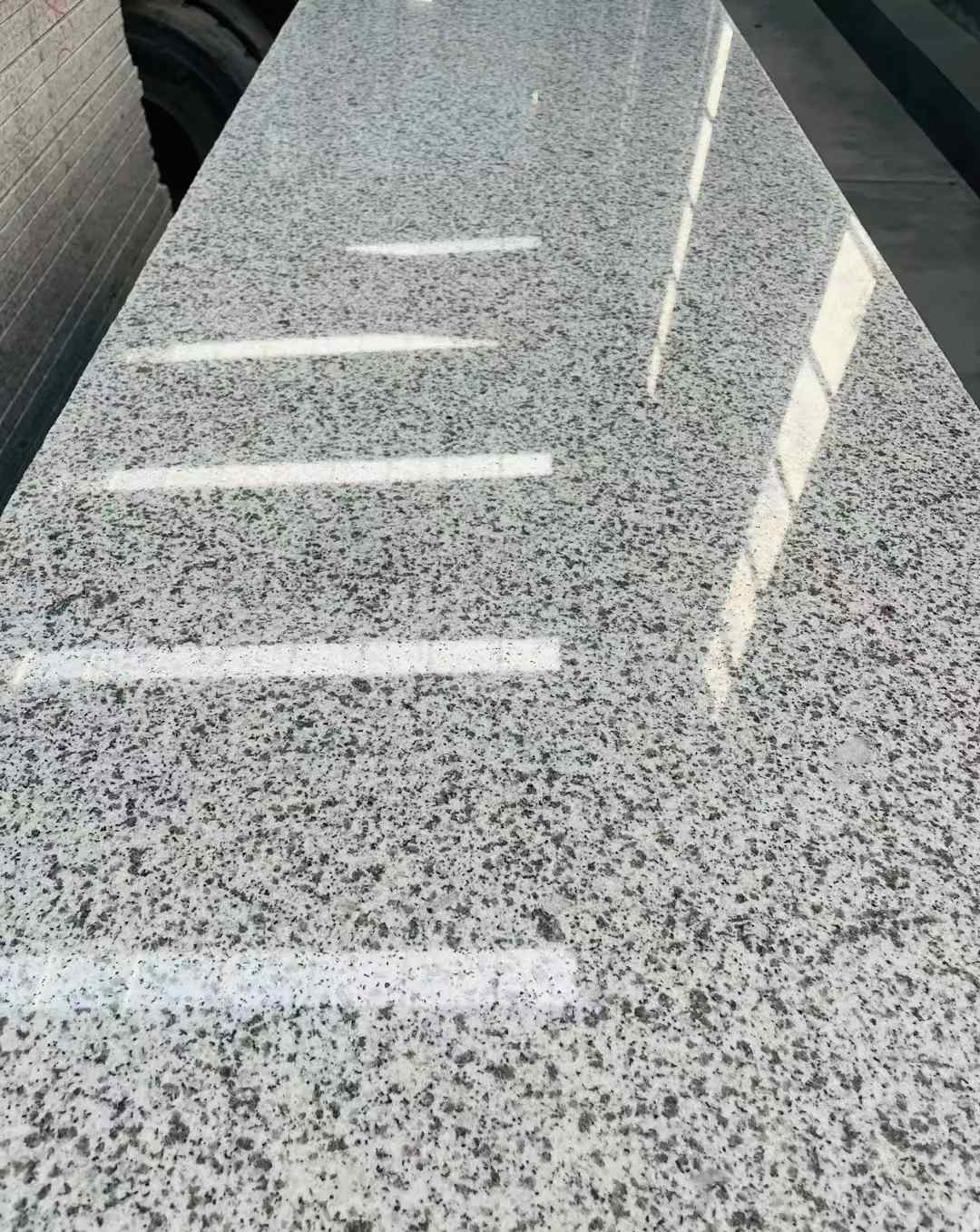 哈密 白麻花岗岩光面毛板