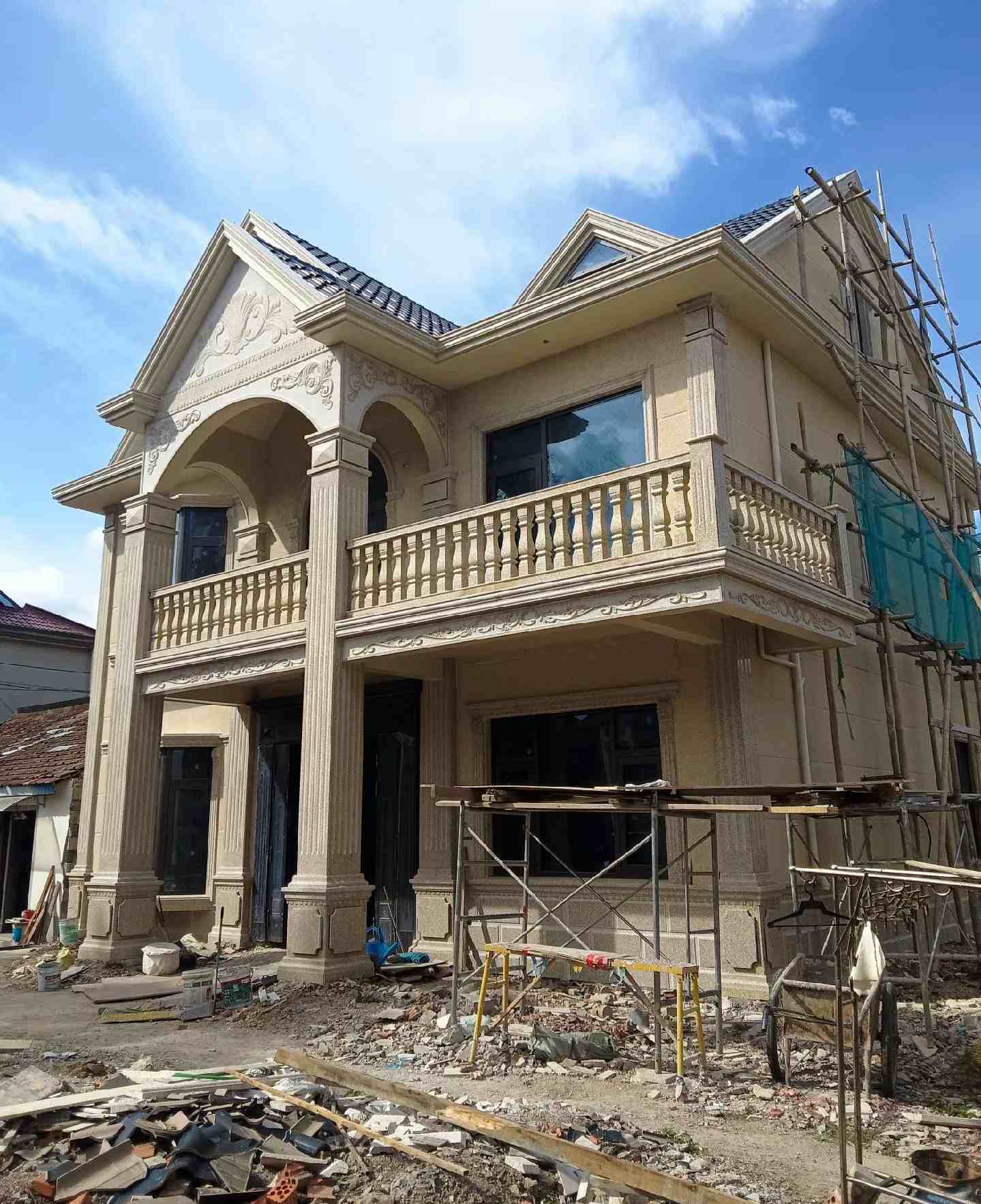 哈密 黄金麻花岗岩石材私人别墅雕花门楼柱阳台栏杆