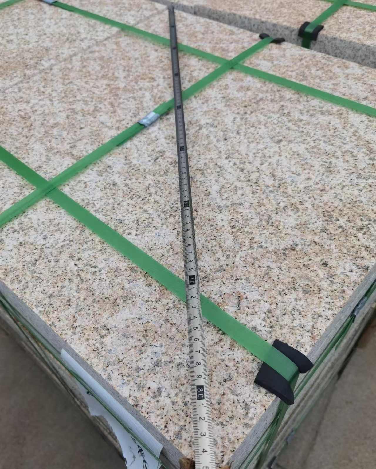 哈密 黄金麻火烧面地铺石