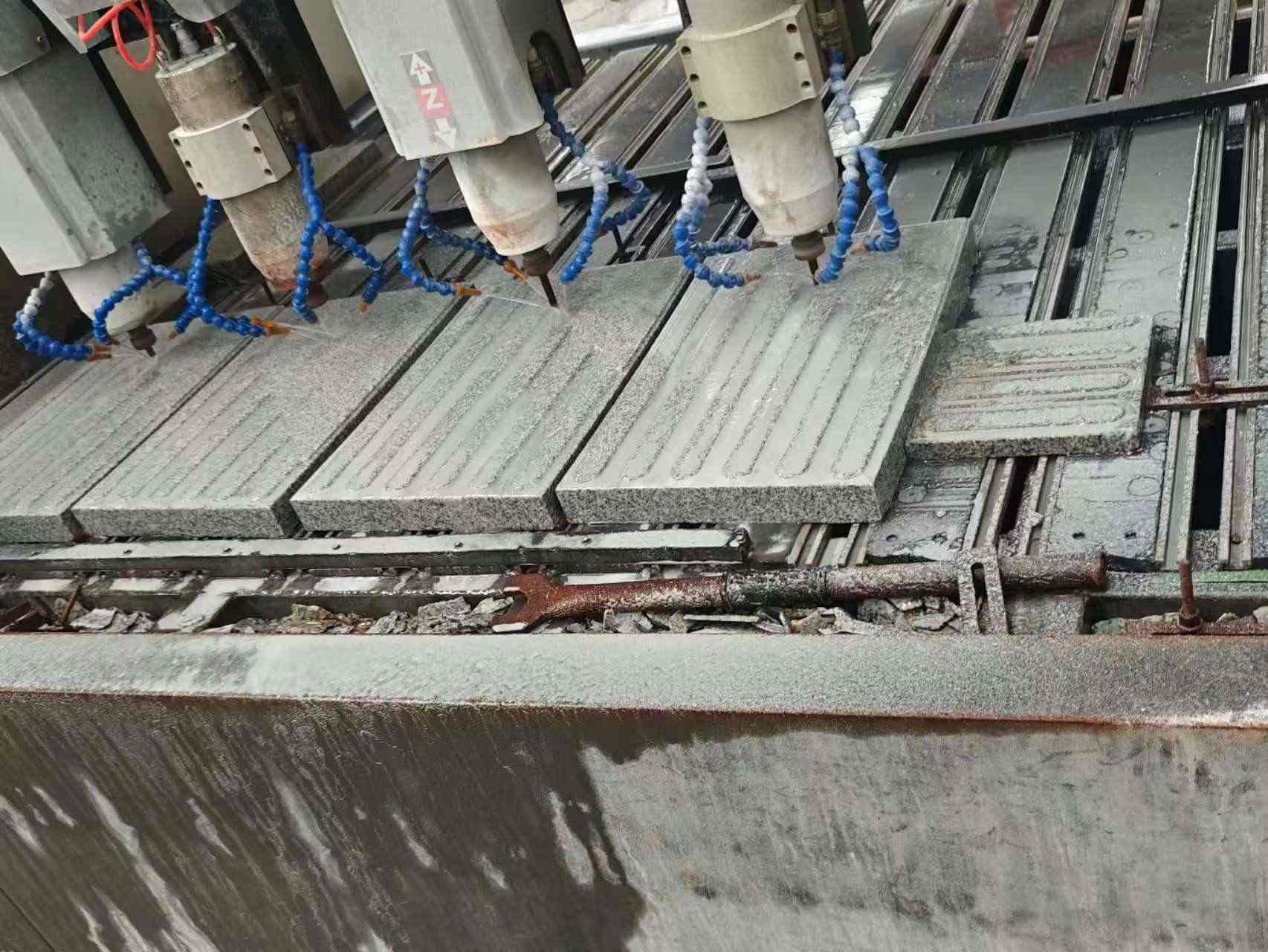 哈密 芝麻白花岗岩荔枝面盲道雕刻