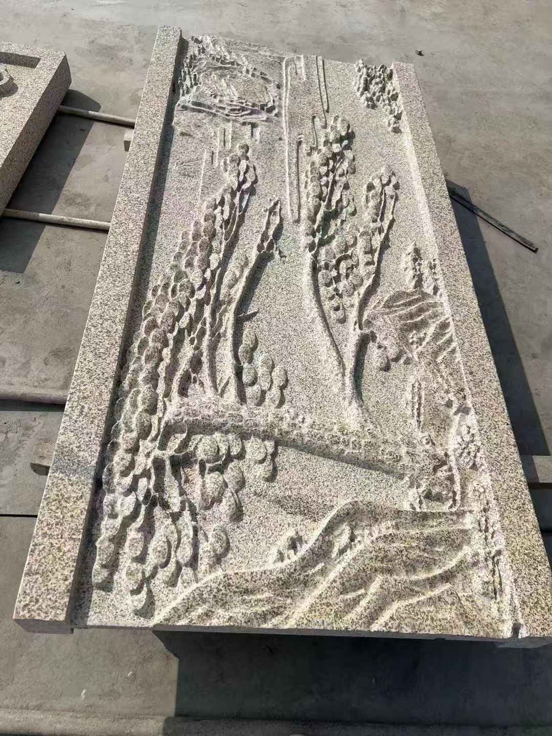 哈密 黄金麻雕刻板浮雕迎客松